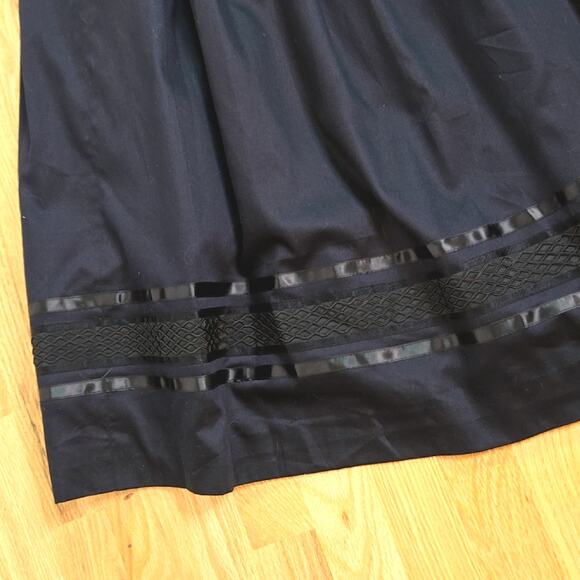 Vintage women's Black Full skirt size size 4-6 - Picture 3 of 8